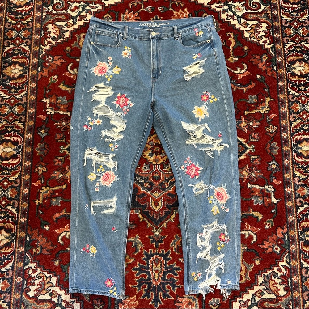 American Eagle Floral Embroidered Distressed Mom Jeans Size 16